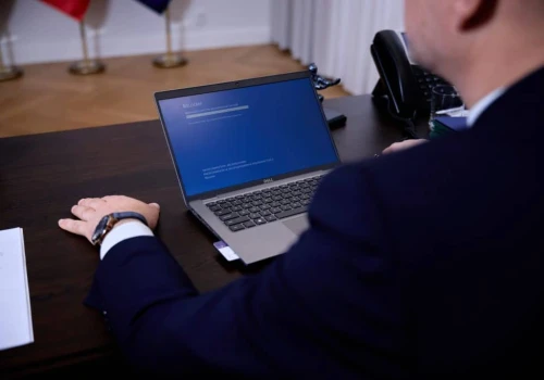 Dezinformacja? Pomyśl, zanim udostępnisz. W kryzysie prawda ratuje