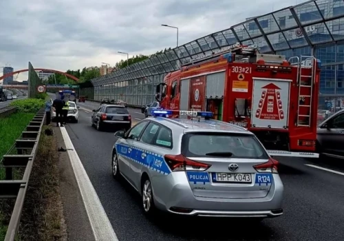 Pijana kobieta przechodziła przez autostradę A4 w Katowicach. Została potrącona