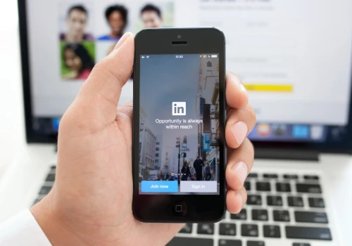 LinkedIn chce zostać nowym YouTubem dla biznesu