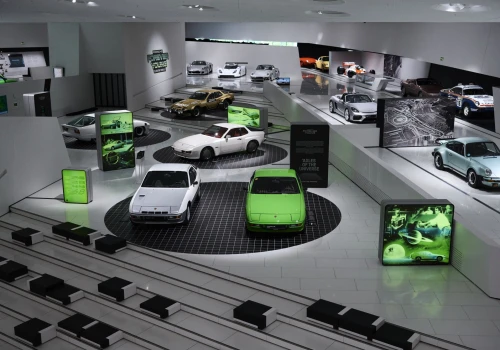 Porsche świętuje 50 lat układu Transaxle. Neony, lata 80. i samochody, które uratowały markę