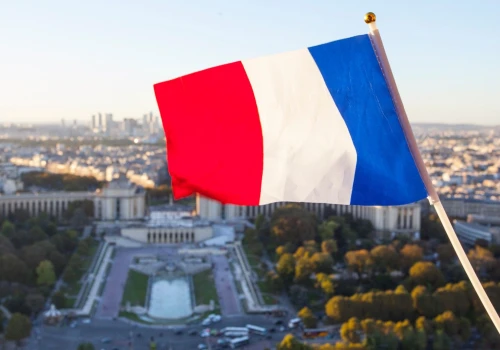 Francja wysłała „dyplomatyczny lotniskowiec” na Morze Arabskie