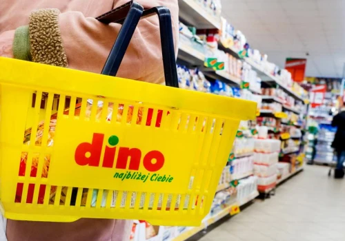 Potężna przecena na rynku akcji i duże zmiany na spółkach. +10% na Dino i -8,6% na KGHM