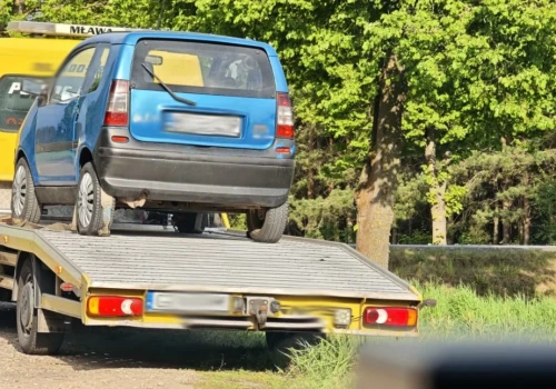 Myślał, że dowód wystarczy do kierowania. Pojazd trafił na lawetę, a on stanie przed sądem