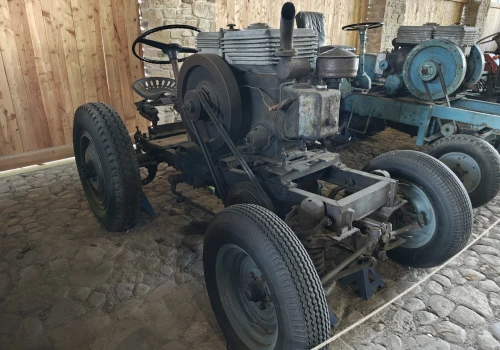 Militaria w służbie rolnictwu – ciągnik SAM z przekładnią z czołgu