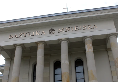 Bp Jeż o nowej bazylice: 'Ta świątynia oddziałuje na cały region Powiśla’