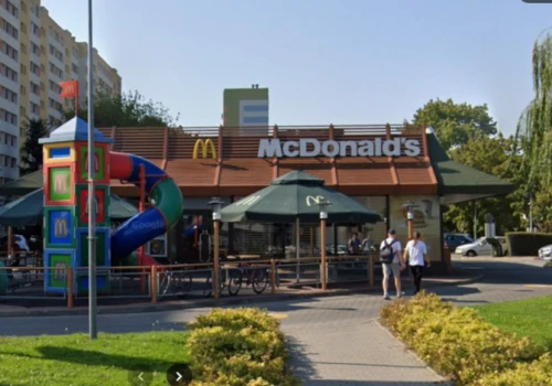 14-latek z kolegami demolował restaurację i rozpylił gaz pieprzowy?