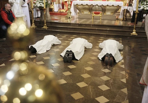 Biskup wyświęcił trzech diakonów