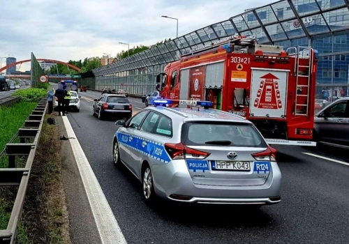 Potrącenie na A4 w Katowicach. Pijana kobieta próbowała przebiec przez autostradę