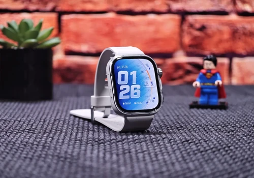 Huawei Watch Fit 5 Pro próbuje być i dobry i tani. Jak to wyszło?