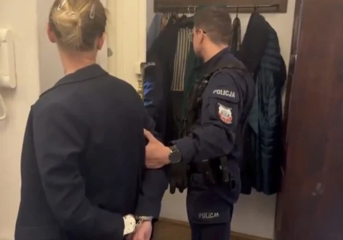 Policja zatrzymała 53-latka mogącego mieć związek z wywoływaniem fałszywych alarmów, w tym tego w mieszkaniu Tomasza Sakiewicza