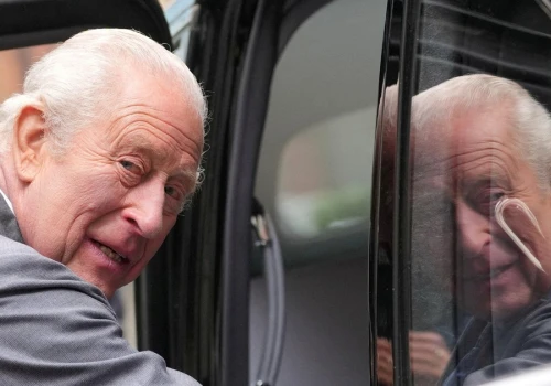Dramat podczas królewskiego pokazu. Żołnierz Karola III zginął na oczach widzów