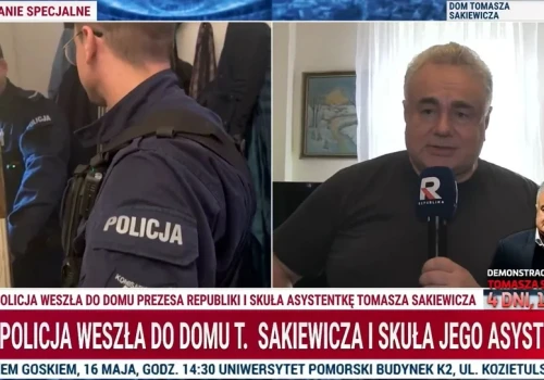 Policja w mieszkaniu Tomasza Sakiewicza. Szef Republiki mówi o „bandyckim napadzie”