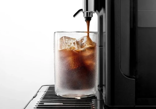 Wąski ekspres DeLonghi jest tańszy i ma szerokie możliwości. Ponad 50 napokój