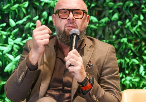 Niedźwiedzie ważniejsze od rolników? Jacek Zarzecki: „Na litość boską, znajdźcie te 25 mln zł na folię!”