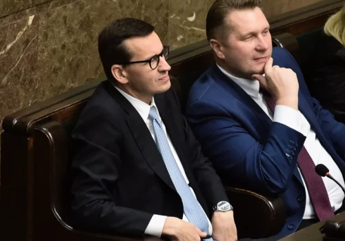 Koniec wojny w PiS? Morawiecki i Czarnek mają wspólny plan