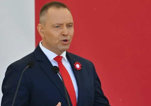 Interwencja policji w domu Tomasza Sakiewicza. Prezydent Nawrocki reaguje