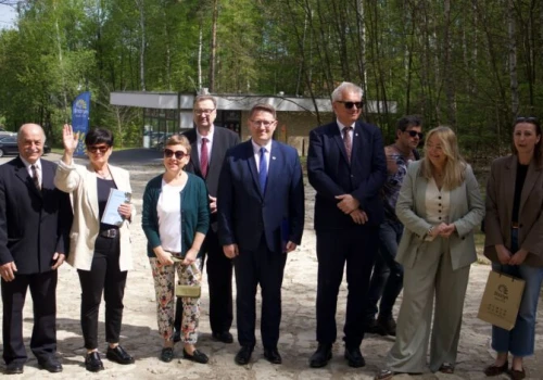 Park pod zamkiem w Olsztynie odzyskał blask. Zielona przestrzeń już służy mieszkańcom