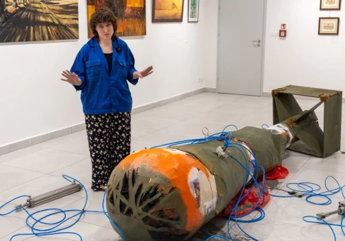Czterdzieści trzy sekundy do katastrofy. Niezwykła instalacja artystyczna pojawiła się w Chojnicach