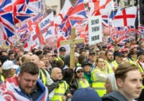 ​Halo Londyn, mówi Tarczyński. Ogromne manifestacje w stolicy Wielkiej Brytanii