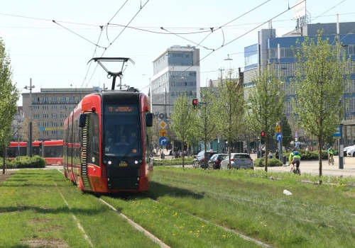 Metallica na Stadionie Śląskim. Będą dodatkowe tramwaje, darmowe przejazdy i objazdy