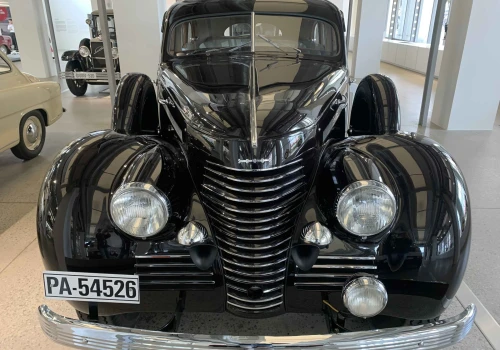 Škoda Superb 4000 Type 919 – przedwojenny gigant z silnikiem V8. Historia, dane techniczne i ceny legendarnej Škody
