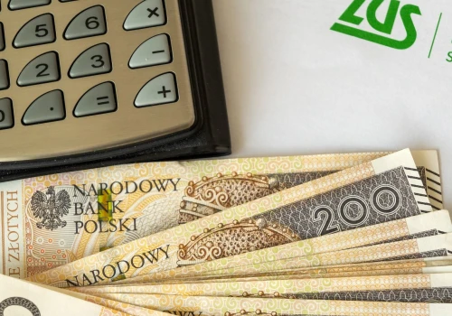 Lekarz dostaje ponad 30 tys. zł emerytury. Większość o tym nie myśli. ZUS: To często klucz
