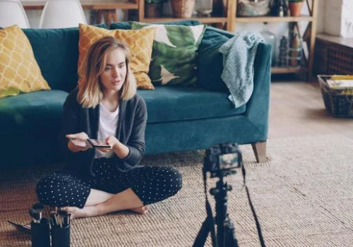 Ile zarabiają influencerzy i dlaczego wolą własne produkty niż współprace reklamowe?