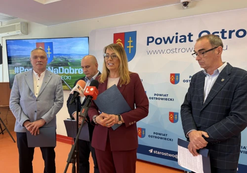 Zarząd powiatu ostrowieckiego po dwóch latach kadencji. Pierwsze podsumowanie
