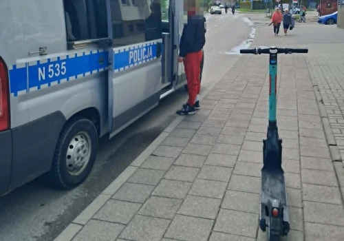 Pijany 17-latek szalał hulajnogą. Kontrola zakończyła się mandatami