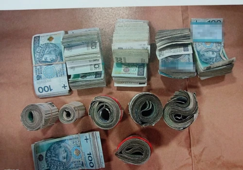 Olsztyn. Fałszywe konta techniczne i obietnice zysku. Oszuści wyłudzili ponad 125 tys. zł od trzech osób