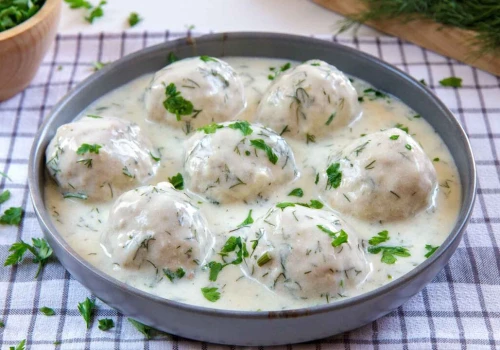 Klopsiki jak pierogi? Ten trik z panierką robi cały efekt