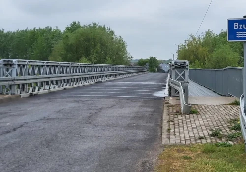 Wygląda na zwykły most. Ma elementy, które żyją