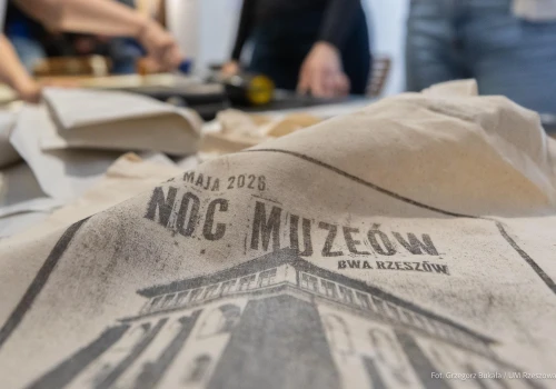 Kultura ożyła po zmroku. Długie kolejki i wielki sukces Nocy Muzeów w Rzeszowie