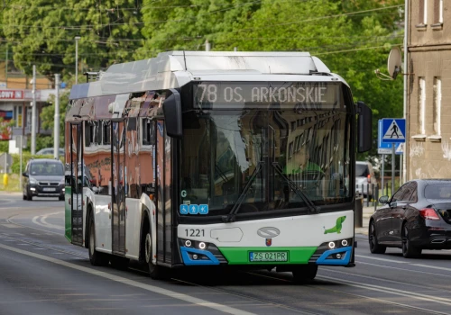 Szczecin przyspiesza z ekologiczną komunikacją. Miasto podwaja zakup nowych autobusów
