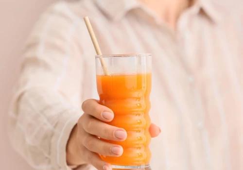 Pij codziennie jedną szklankę. Ten prosty sok wspiera wątrobę