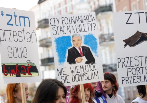 Chcą obniżki cen biletów i darmowych przejazdów dla uczniów. Poznań w niechlubnej czołówce