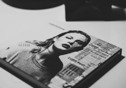Kiedy gwiazda zaczyna chronić brzmienie „Hey, it’s Taylor”, wiadomo, że internet poszedł o krok za daleko