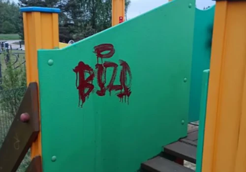 „BOZO”, zapraszamy na herbatę. Burmistrz Imielina daje szansę wandalowi