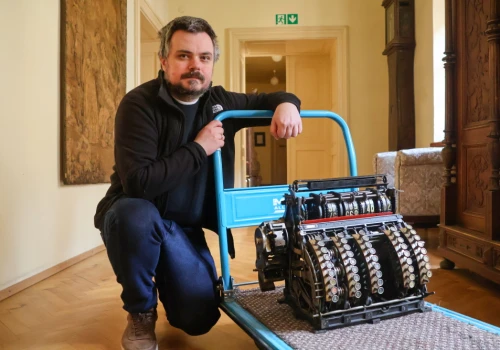 Kasa sklepowa z przełomu XIX i XX wieku trafiła do muzeum. Będzie można zobaczyć ją już niebawem, podczas Nocy Muzeów