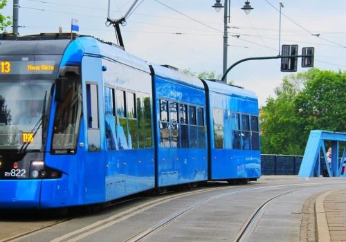 Motorniczy zasłabł podczas pracy. 45-latek walczy o życie
