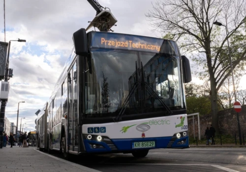Komunikacja miejska coraz bardziej zeroemisyjna. Koszty przestają mieć znaczenie