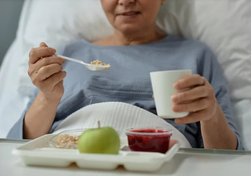 Dieta przy chemioterapii. Co jeść w trakcie i po chemioterapii? Przykładowy jadłospis przy chemioterapii