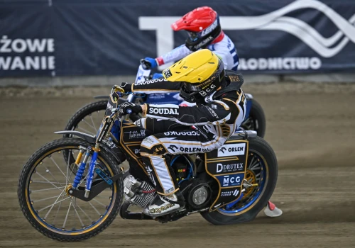 Fogo Unia Leszno minimalnie lepsza od Motoru Lublin. Upadek Lindgrena osłabił Koziołki