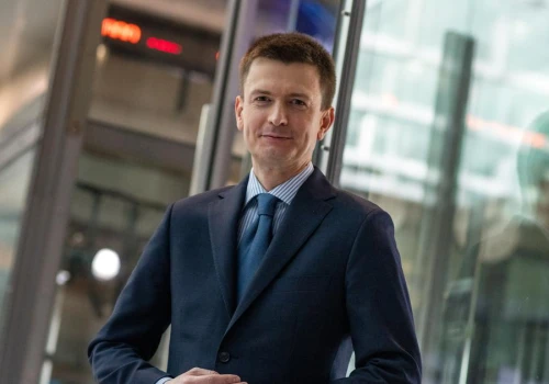 Analityk podniósł wycenę akcji Asbisu. Spółka beneficjentem nakładów na AI