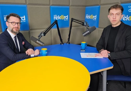 Fogiel: rządzący znowu zamieniają nasze miasto w mem, sadząc drzewa tam, gdzie słońce nie dochodzi