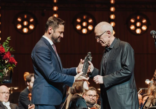 James Newton Howard laureatem wspólnej nagrody Krakowa i Katowic