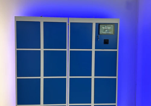 Szafki pracownicze BHP – jak urządzić szatnię w zakładzie pracy?