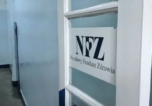 E-mail z logo NFZ. 