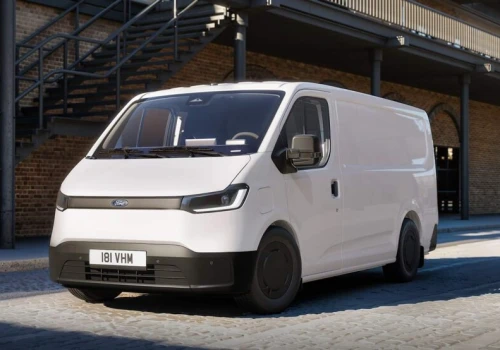 Nowy Ford Transit City: CENA od 29 000 funtów netto przy baterii 56 kWh. Tańszy niż Transit Custom diesel