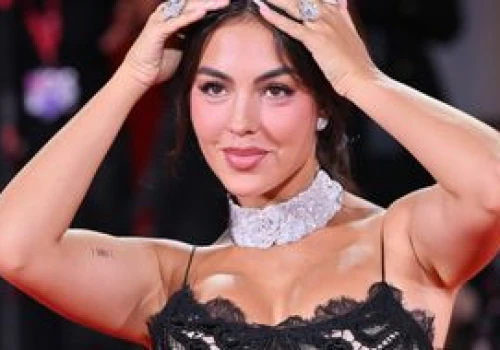 Skradła show w Cannes. Wszyscy patrzyli na jej włosy